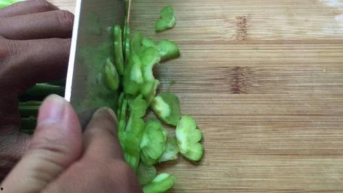 带你吃瓜野生大厨,带你领略“带你吃瓜野生大厨”的独特烹饪魅力  第2张