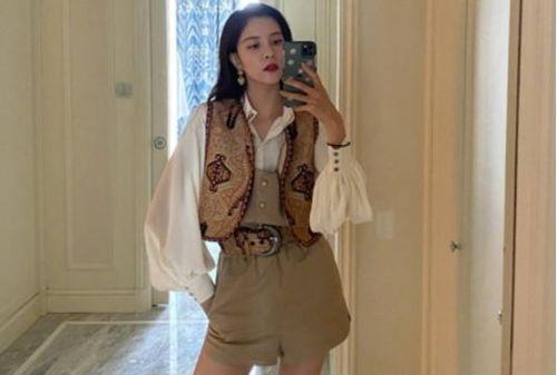 绿衣服女吃瓜,揭秘娱乐圈幕后故事  第1张