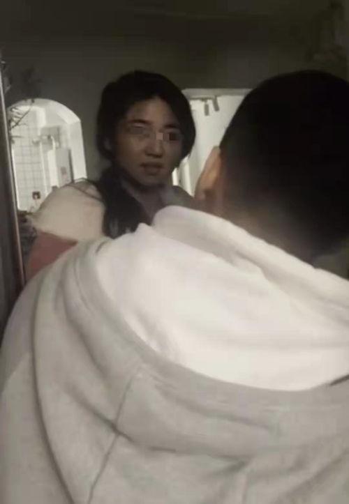 阿姨吃瓜完整视频播放,趣味横生的夏日午后时光  第3张